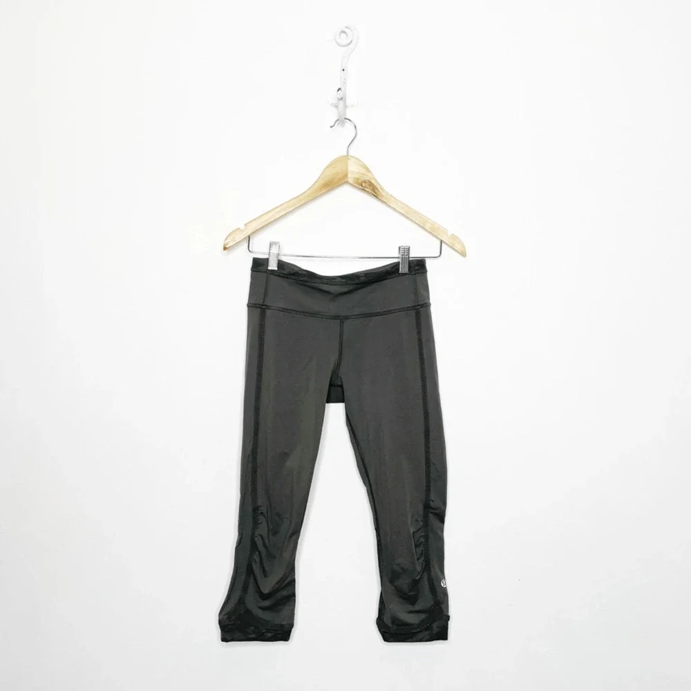 Lululemon Run For Days Crop Deep Camo green womens 4